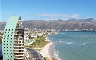 3 Bedroom Apartment in Beachroad