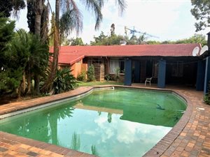 4 Bed House in Waterkloof Glen