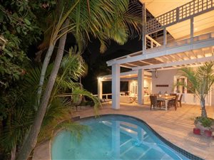 6 Bed House in Tokai