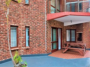 2 Bed Apartment in Uvongo