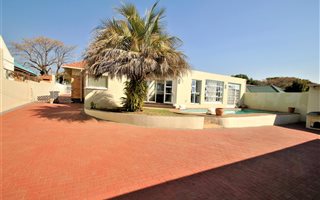 3 Bedroom House in Rewlatch