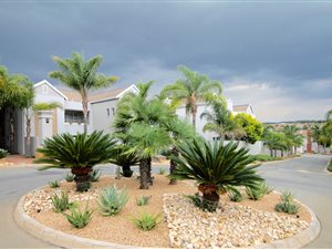 2 Bed Apartment in Eagle Canyon Golf Estate