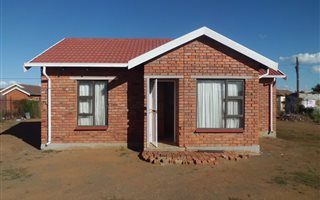 3 Bedroom House in Lourierpark