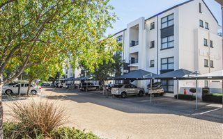 2 Bedroom Apartment in Somerset West Central