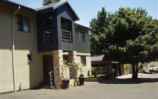 1500 m² Office Space in Ferndale