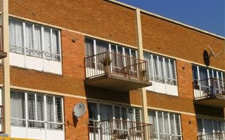 1 Bedroom Apartment in Vanderbijlpark SW5