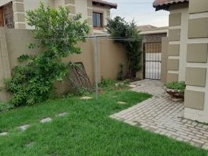 3 Bed Duplex in Kosmosdal