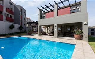 2 Bedroom Apartment in Sunninghill