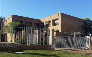 2626 m² Commercial space in Parow Central