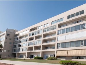 3 Bed Apartment in Strand North