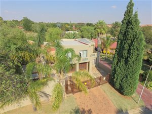 4 Bed House in Rooihuiskraal