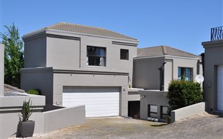 3 Bedroom Townhouse in Van Riebeeckshof