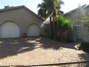 3 Bed House in Halfway Gardens