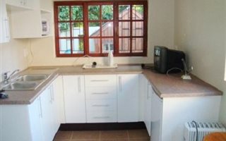 Garden Cottage in Duxberry