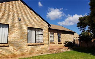 3 Bedroom House in Thatchfield