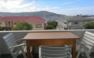 2 Bedroom Apartment in Vredehoek
