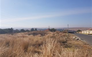 1000 m² Land available in Highveld Park