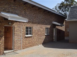 2 Bed Apartment in Sonheuwel