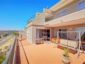 3 Bed Apartment in Constantia Kloof
