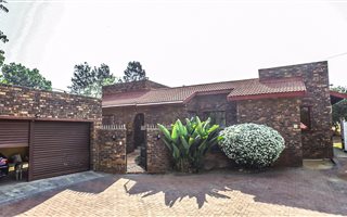 4 Bedroom House in Kew