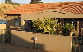 2 Bedroom Simplex in Marlands