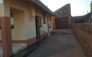 3 Bedroom House in Lebowakgomo