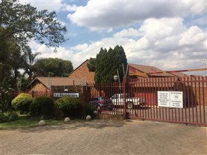 3 Bed Townhouse in Moreleta Park