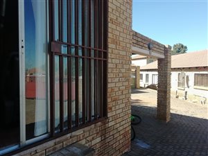 2 Bed House in Witpoortjie