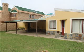 5 Bedroom House in Glentana