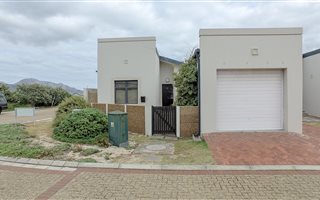 3 Bedroom House in Muizenberg
