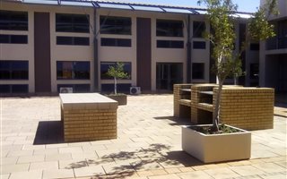 1364 m² Commercial space in Glen Austin