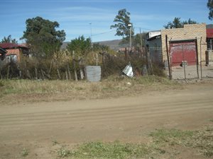 450 m² Land available in Ezibeleni
