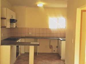 2 Bed Apartment in Ravensklip