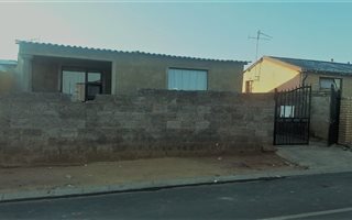 2 Bedroom House in Chiawelo