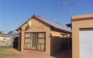 3 Bedroom House in Rust Ter Vaal