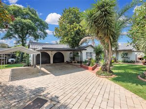 4 Bed House in Aston Manor