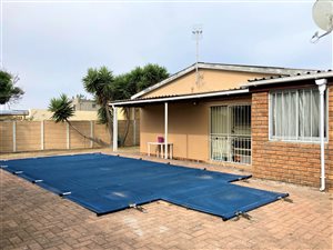 3 Bed House in Sanddrift
