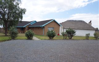 2.5 ha Farm in Mooilande