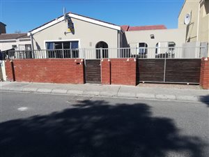 3 Bed House in Lentegeur