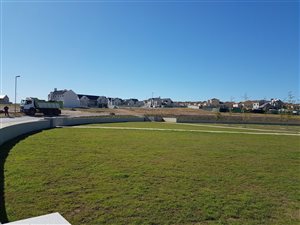 733 m² Land available in Graanendal