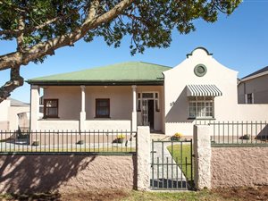 3 Bed House in Newton Park
