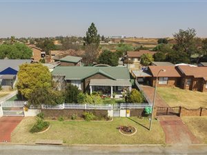 4 Bed House in Bonaero Park