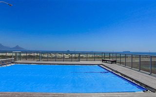 3 Bedroom Apartment in Bloubergstrand