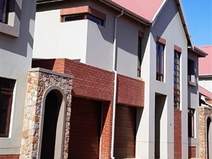 3 Bedroom Duplex in Heritage Hill