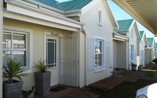 2 Bedroom Townhouse in Stilbaai