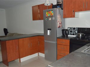 2 Bed Flat in Montclair