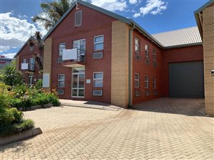 350 m² Industrial space in Olivedale
