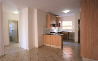3 Bedroom Apartment in Hazeldean (Silverlakes Surroundings)