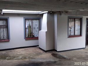 4 Bed House in Brookdale
