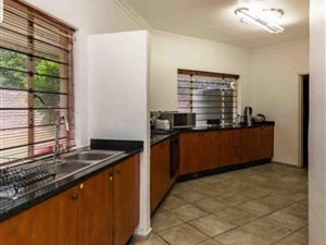 4 Bed House in Kelvin